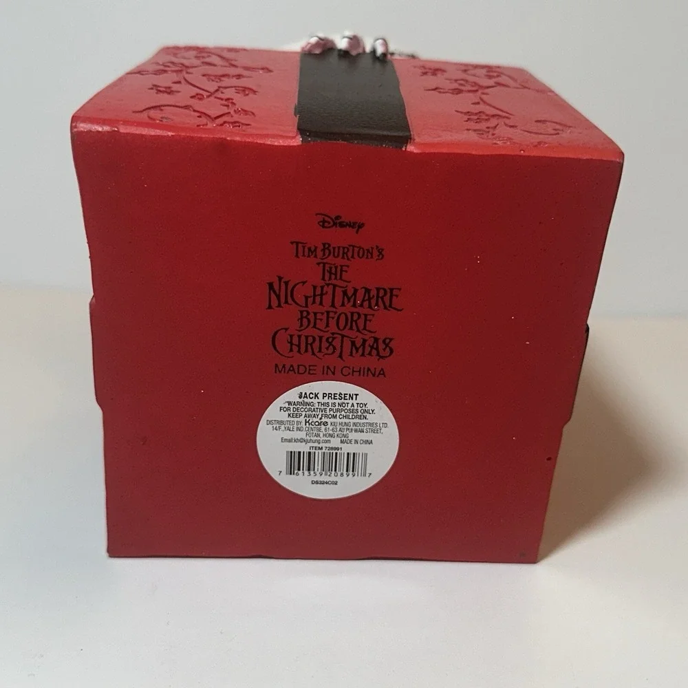 DISNEY TIM BURTON`S THE NIGHTMARE BEFORE CHRISTMAS‎ JACK IN RED GIFT BOX RESIN